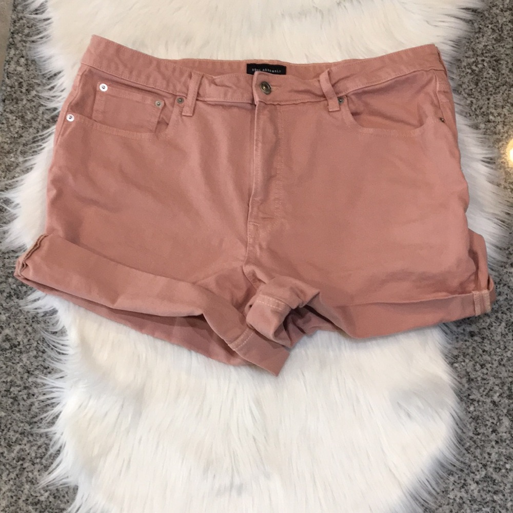 4/$20 free assembly salmon color shorts